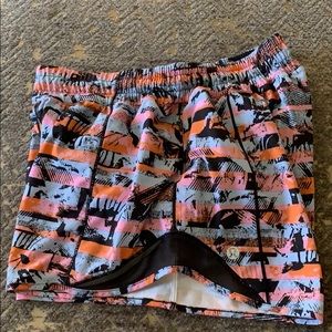 Lululemon hotty hot 4”